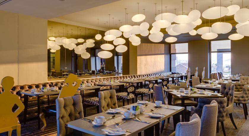 Protea Hotel Fire & Ice! By Marriott Pretoria Menlyn Exterior photo