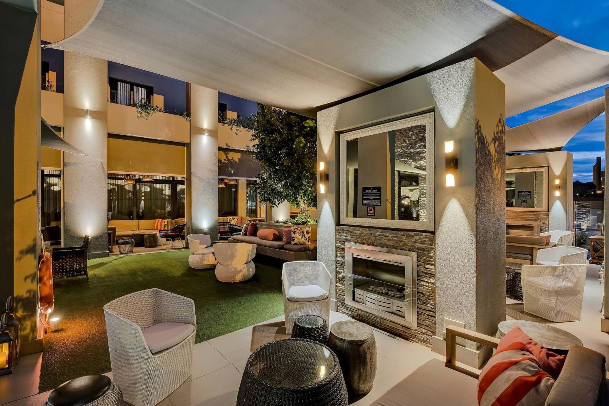 Protea Hotel Fire & Ice! By Marriott Pretoria Menlyn Exterior photo