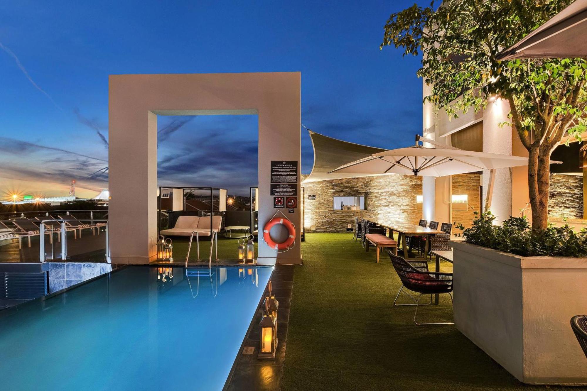 Protea Hotel Fire & Ice! By Marriott Pretoria Menlyn Exterior photo