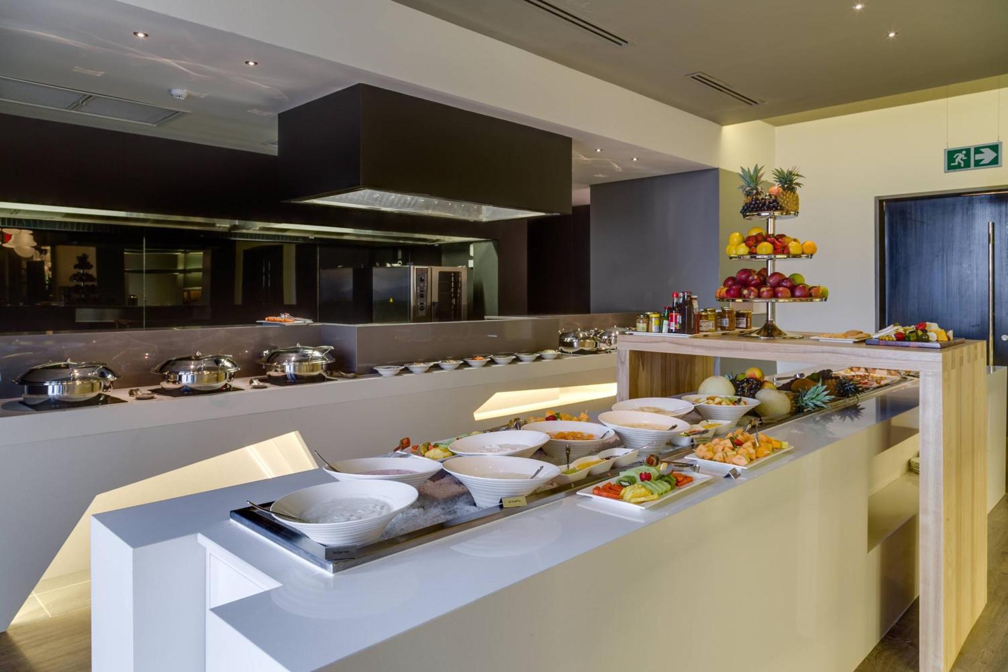 Protea Hotel Fire & Ice! By Marriott Pretoria Menlyn Exterior photo