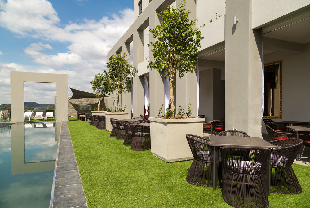 Protea Hotel Fire & Ice! By Marriott Pretoria Menlyn Exterior photo