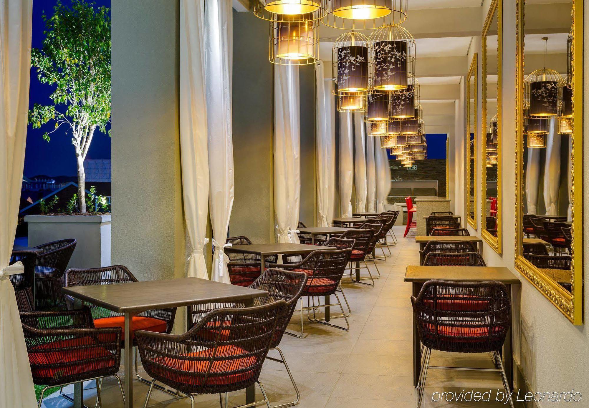Protea Hotel Fire & Ice! By Marriott Pretoria Menlyn Exterior photo
